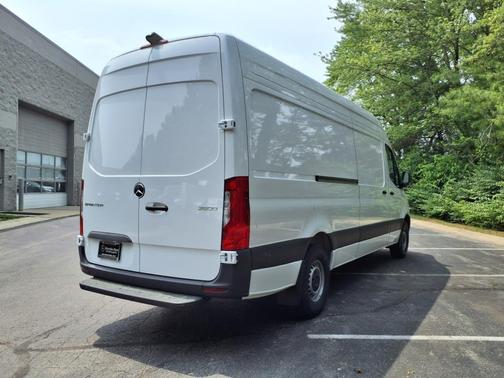 2025 Mercedes-Benz Sprinter 2500 High Roof