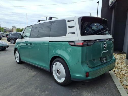 Mahi Green Metallic - Candy White 2025 Volkswagen ID. Buzz 1st Edition