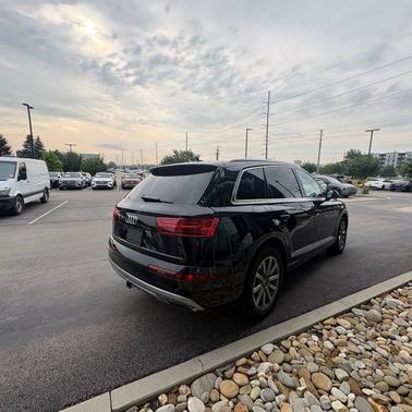 Orca Black Metallic 2019 Audi Q7 55 Prestige