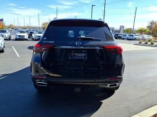 Obsidian Black Metallic 2026 Mercedes-Benz GLE 350 Base 4MATIC