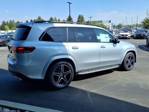 Cirrus Silver Metallic 2026 Mercedes-Benz GLS 450 4MATIC
