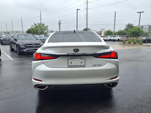 2022 Lexus ES 350 Base