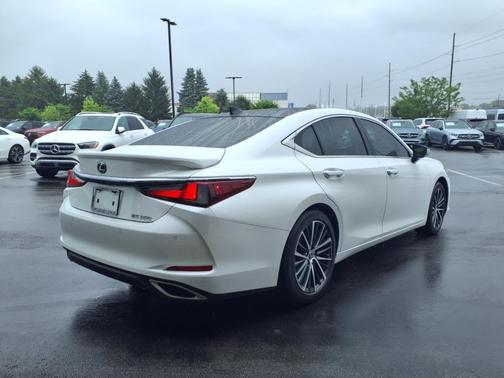2022 Lexus ES 350 Base