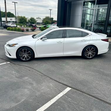 2022 Lexus ES 350 Base