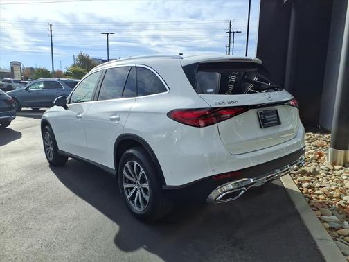 Polar White 2026 Mercedes-Benz GLC 300 Base 4MATIC