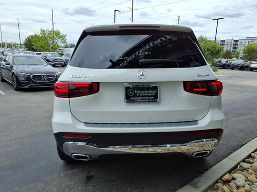 Polar White 2026 Mercedes-Benz GLB 250 Base 4MATIC