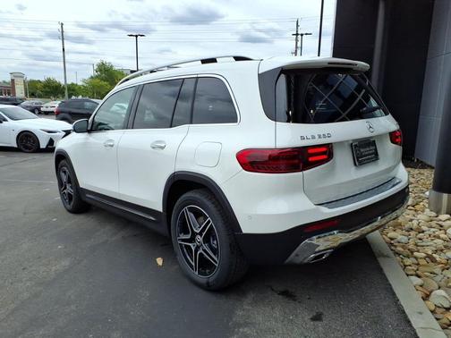 Polar White 2026 Mercedes-Benz GLB 250 Base 4MATIC
