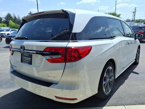 Platinum White Pearl 2023 Honda Odyssey Elite