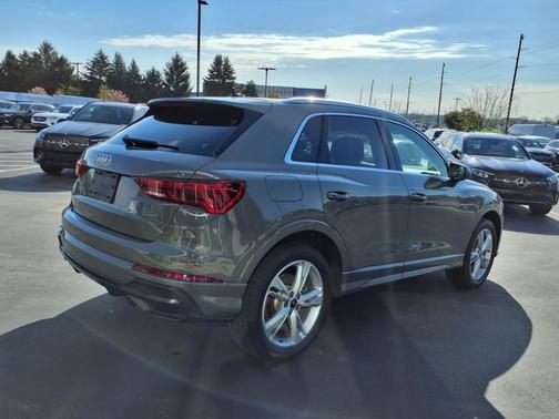 2021 Audi Q3 45 S line Premium