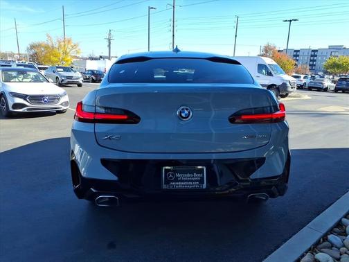 2024 BMW X4 xDrive30i