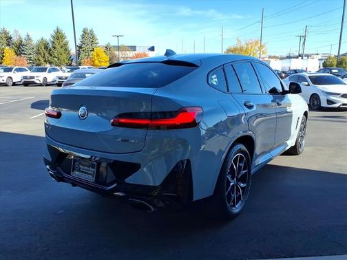2024 BMW X4 xDrive30i