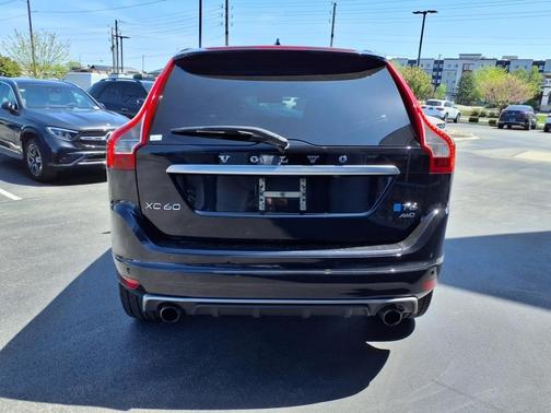 2014 Volvo XC60 T6 R-Design