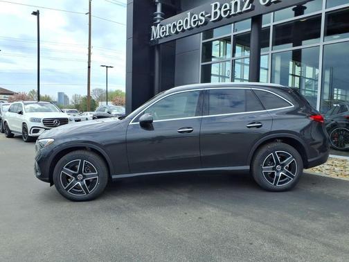 Graphite Gray Metallic 2026 Mercedes-Benz GLC 300 Base 4MATIC