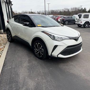 Blizzard Pearl 2020 Toyota C-HR XLE