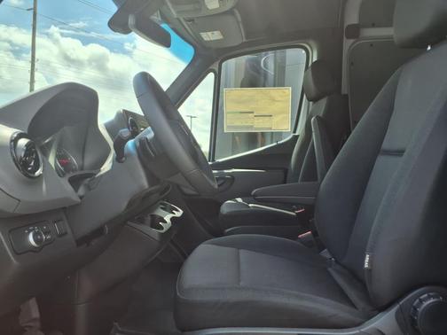 2025 Mercedes-Benz Sprinter 2500 High Roof