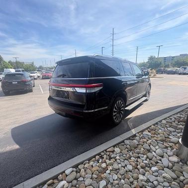 Infinite Black Metallic 2024 Lincoln Navigator Black Label