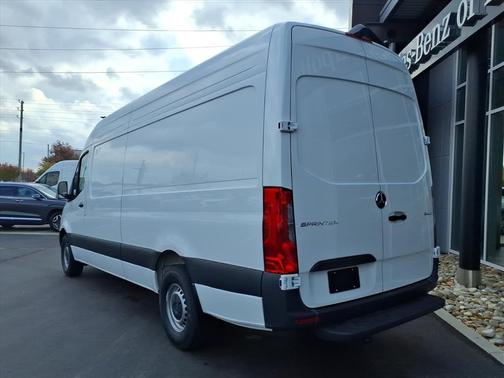 Arctic White 2026 Mercedes-Benz Sprinter 2500 High Roof