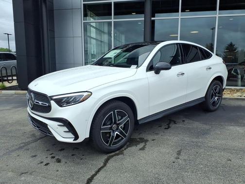 Polar White 2027 Mercedes-Benz GLC 300