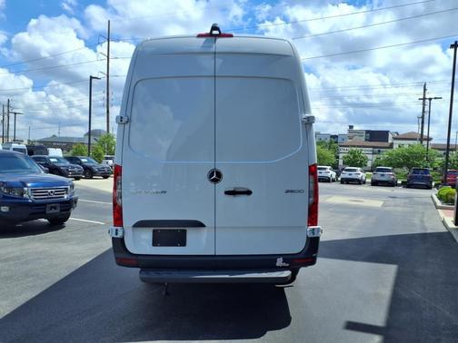 2025 Mercedes-Benz Sprinter 2500 High Roof