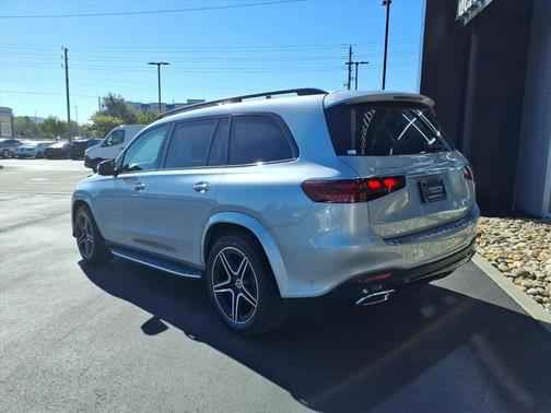 2026 Mercedes-Benz GLS 450 