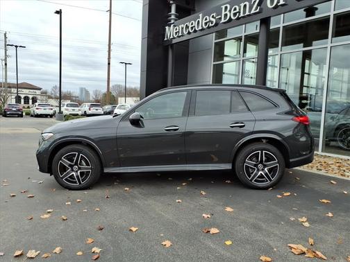 Graphite Gray Metallic 2026 Mercedes-Benz GLC 300 Base 4MATIC