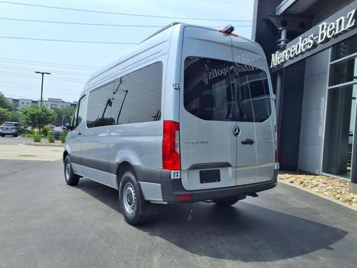 2025 Mercedes-Benz Sprinter 2500 144 WB Standard Roof Passenger