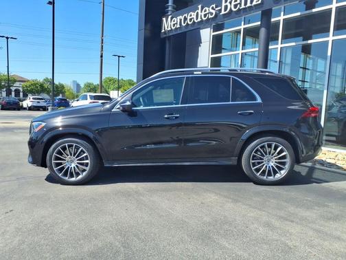 Obsidian Black Metallic 2026 Mercedes-Benz GLE 450 4MATIC
