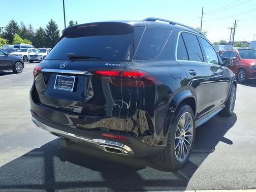 Obsidian Black Metallic 2026 Mercedes-Benz GLE 450 4MATIC