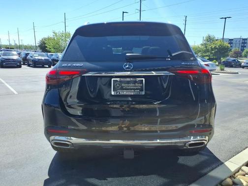 Obsidian Black Metallic 2026 Mercedes-Benz GLE 450 4MATIC