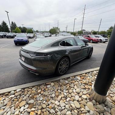Aventurine Green Metallic 2023 Porsche Panamera 4