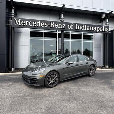 Aventurine Green Metallic 2023 Porsche Panamera 4