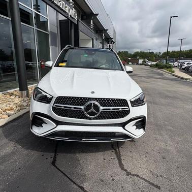 MANUFAKTUR Moonlight White Metallic 2025 Mercedes-Benz GLE 450e 4MATIC