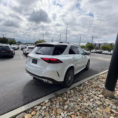 MANUFAKTUR Moonlight White Metallic 2025 Mercedes-Benz GLE 450e 4MATIC