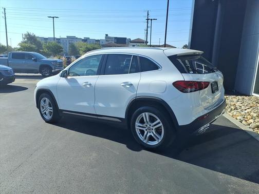 2022 Mercedes-Benz GLA 250 Base 4MATIC