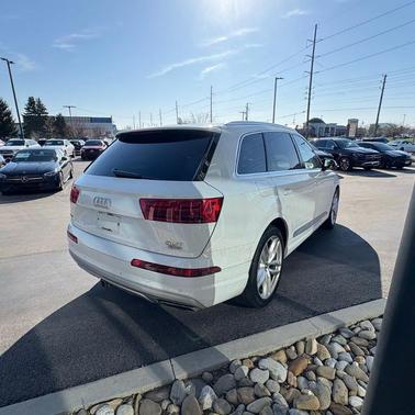 Glacier White Metallic 2017 Audi Q7 3.0T Prestige