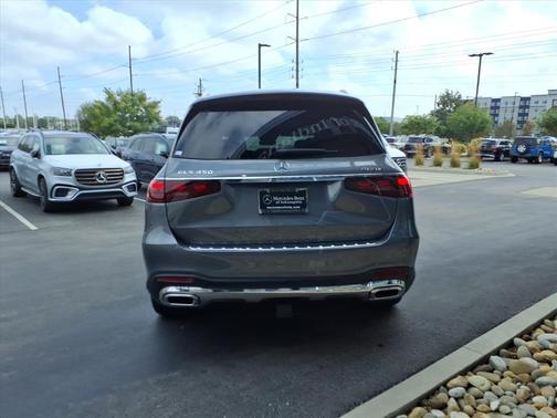 2026 Mercedes-Benz GLS 450 