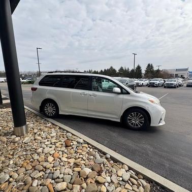 2019 Toyota Sienna XLE Premium
