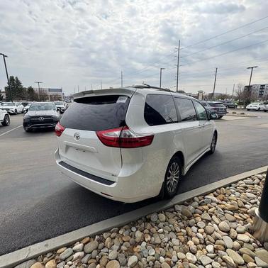 2019 Toyota Sienna XLE Premium