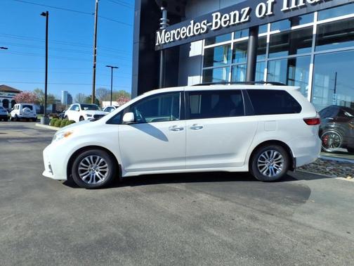 2019 Toyota Sienna XLE Premium