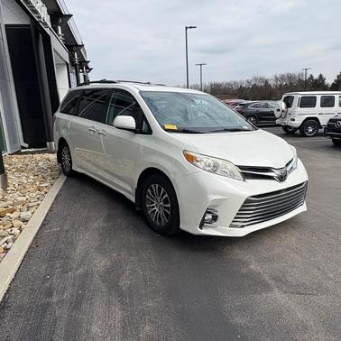 2019 Toyota Sienna XLE Premium