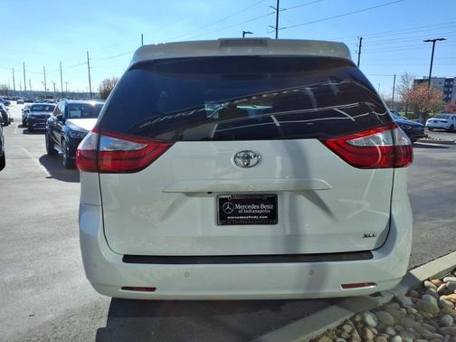 2019 Toyota Sienna XLE Premium