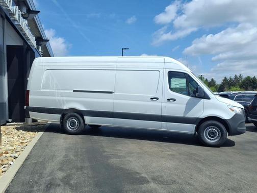 Arctic White 2026 Mercedes-Benz Sprinter 2500 170 WB High Roof Extended Cargo