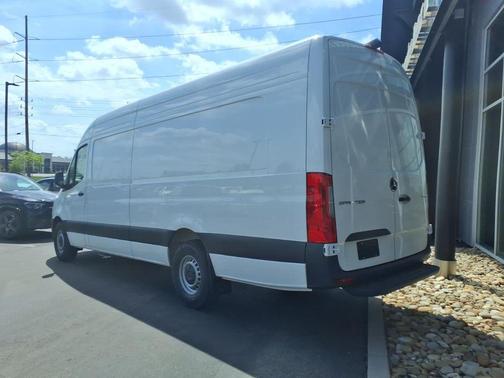 Arctic White 2026 Mercedes-Benz Sprinter 2500 170 WB High Roof Extended Cargo