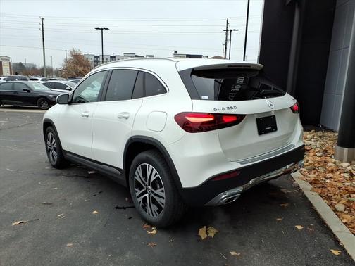 Polar White 2026 Mercedes-Benz GLA 250 Base 4MATIC