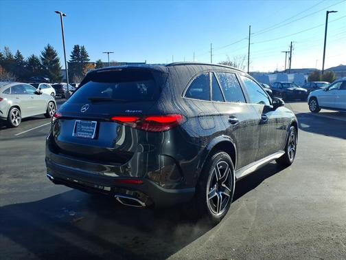 Graphite Gray Metallic 2026 Mercedes-Benz GLC 300 Base 4MATIC