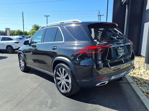 Obsidian Black Metallic 2026 Mercedes-Benz GLE 350 Base 4MATIC