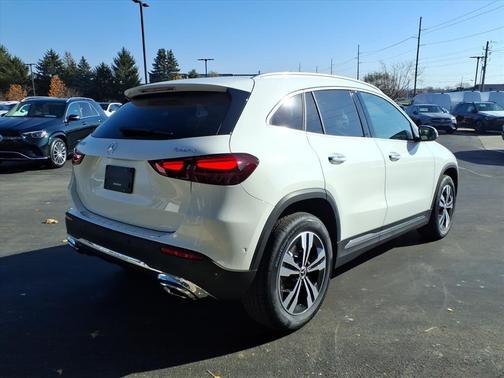 Polar White 2026 Mercedes-Benz GLA 250 Base 4MATIC