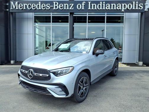 Black 2027 Mercedes-Benz GLC 300