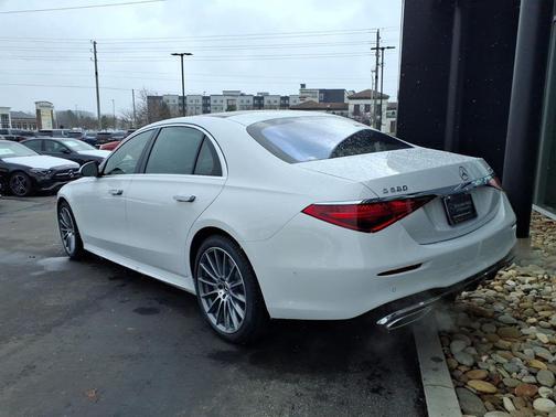 MANUFAKTUR Moonlight White Metallic 2026 Mercedes-Benz S-Class Base