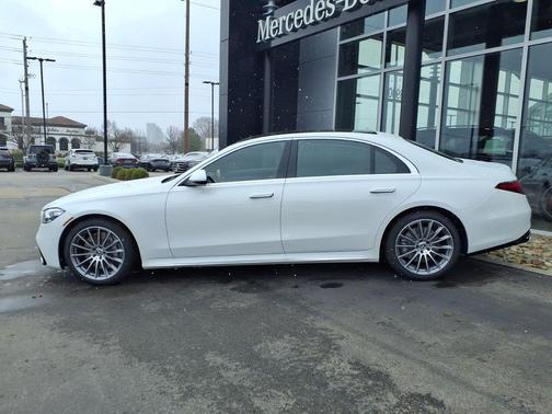 MANUFAKTUR Moonlight White Metallic 2026 Mercedes-Benz S-Class Base
